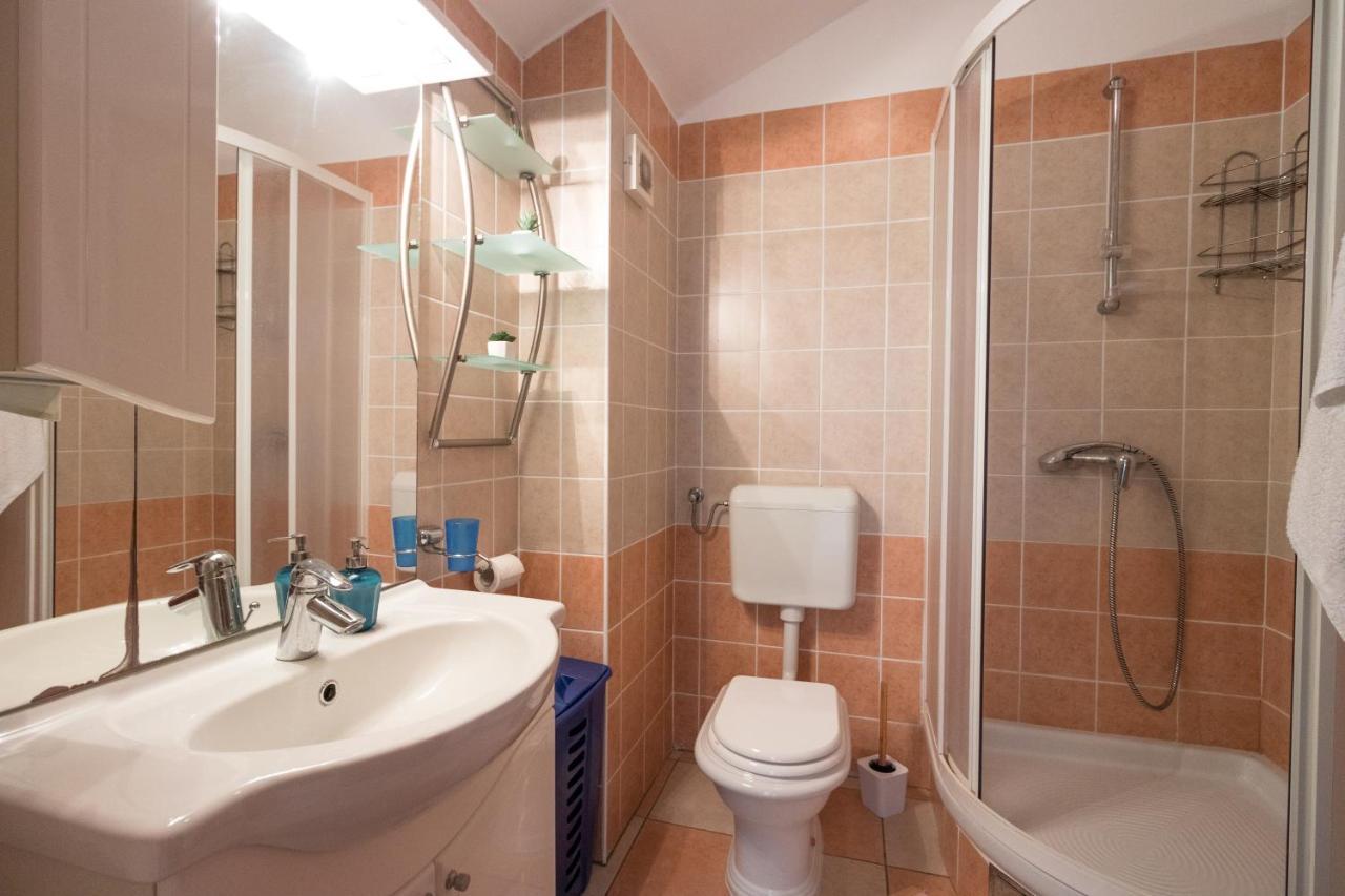 Apartman Nena Turanj Ngoại thất bức ảnh