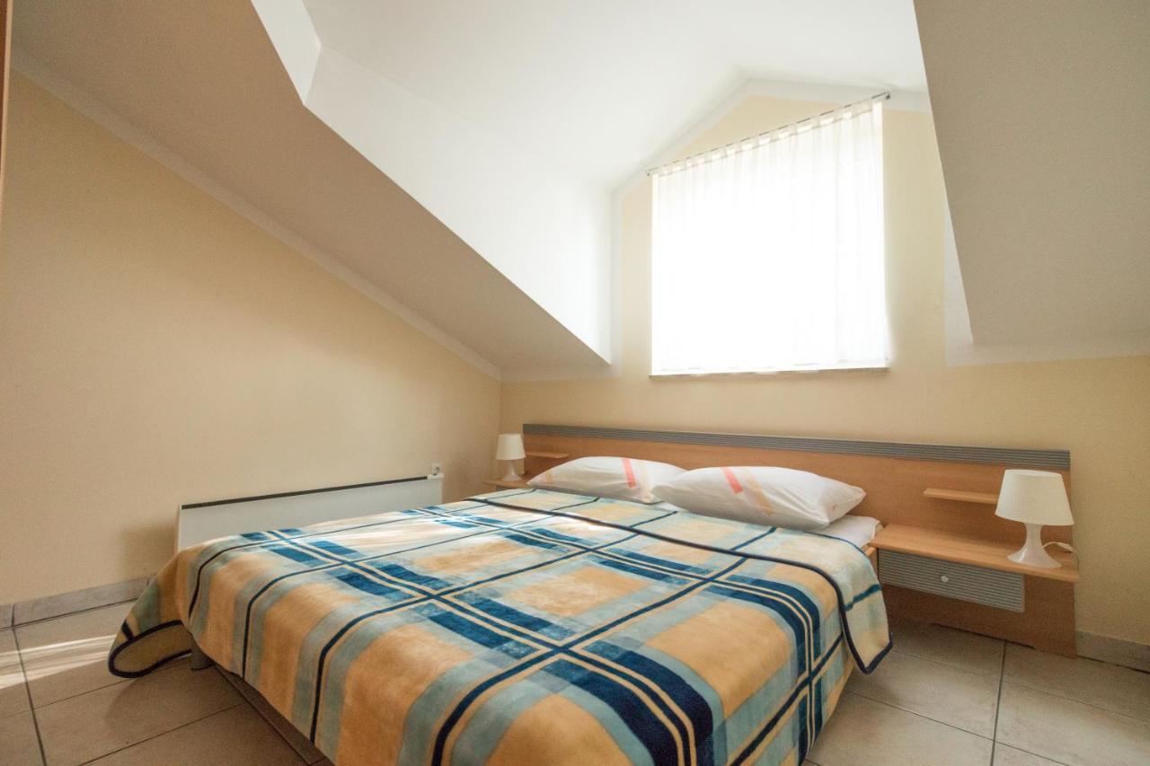 Apartman Nena Turanj Ngoại thất bức ảnh