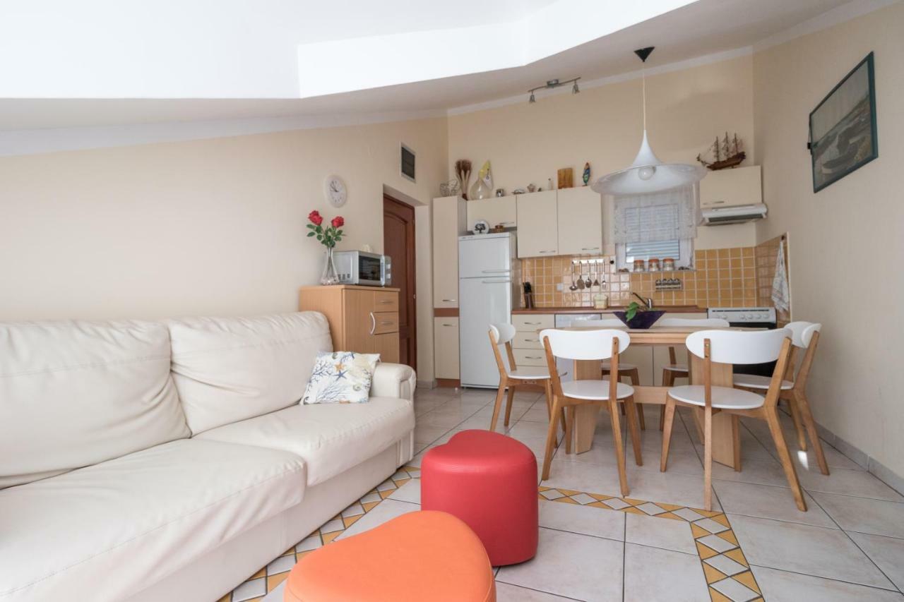 Apartman Nena Turanj Ngoại thất bức ảnh